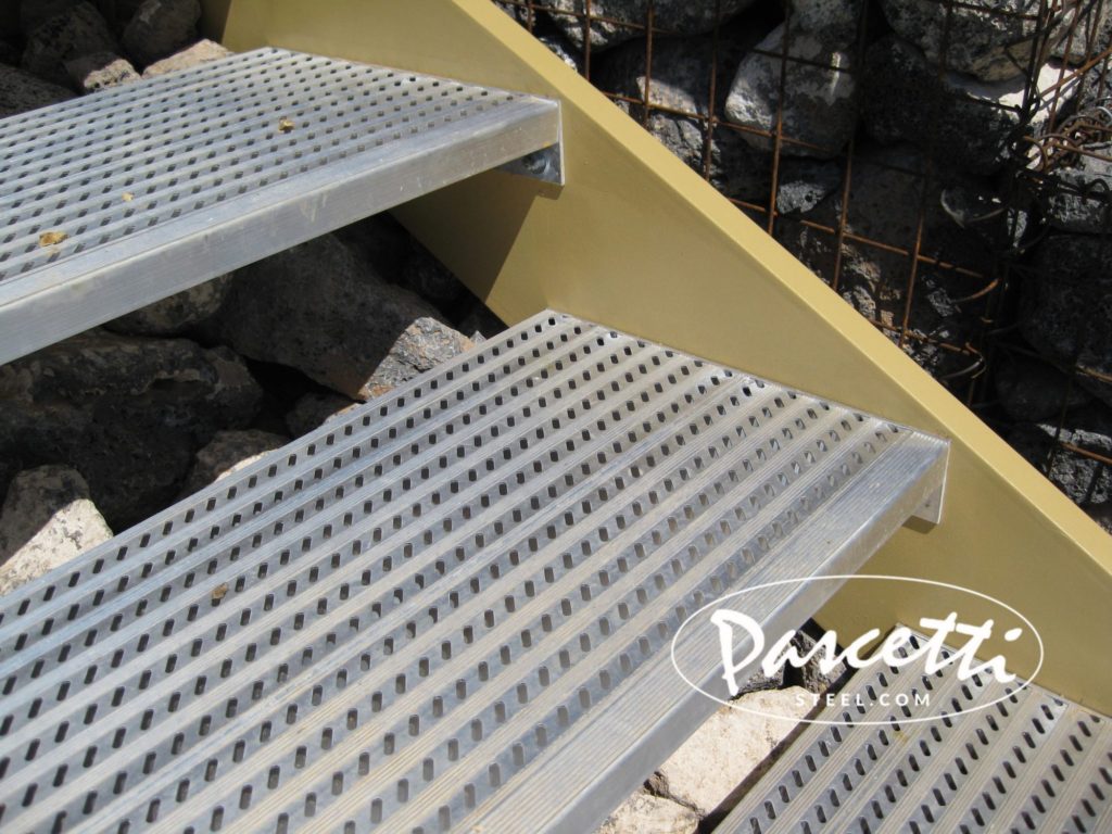 cusotm steel stair treads with i bar grating